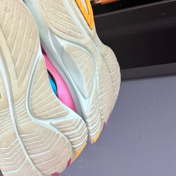 Saucony Kinvara 12 Women's Size 10 Future Pink Rose Running Shoes S10619-26 - Picture 5 of 6